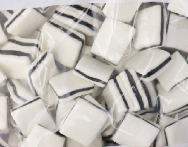 Black & white mints (liquorice) 300g bag Image